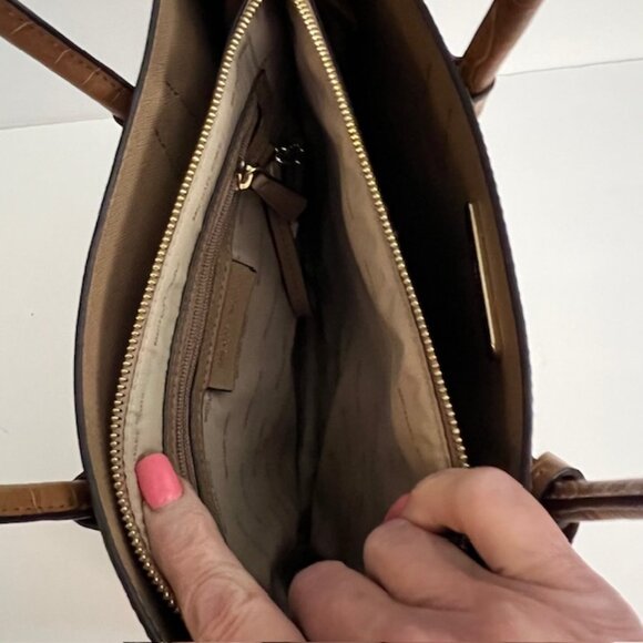 Michael Kors Croc Embossed Leather Adjustable Handbag Crossbody - Picture 4 of 16